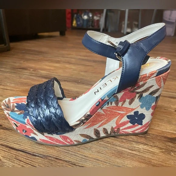 Anne Klein Lina Wedge Sandal - Picture 5 of 8
